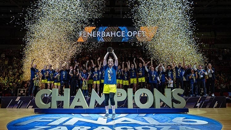 Fenerbahçe'nin yıldızı Galatasaray'la anlaştı: imza atacak