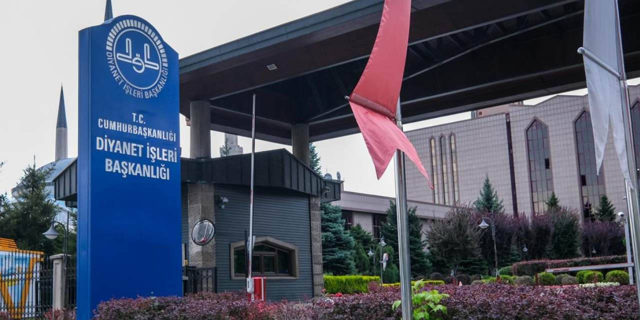 Diyanet töreni için seferberlik: İmam ve Kur'an kursu hocalarına 'zorunlu katılım' talimatı