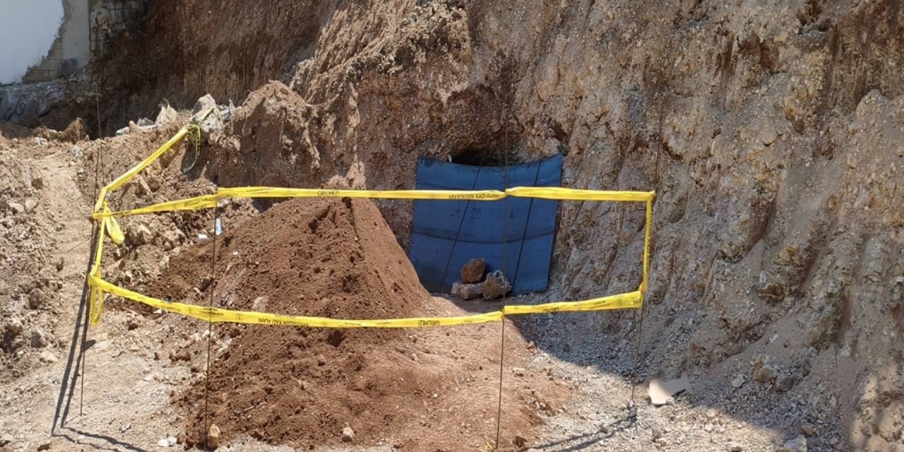 Belediye kazı yaparken insan kemikleri çıktı! Bölgeye giriş çıkışlar kapatıldı