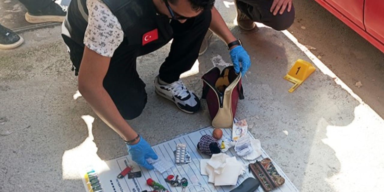 Eşya taşıma telaşı pahalıya patladı: Altın dolu çantayı çaldılar!