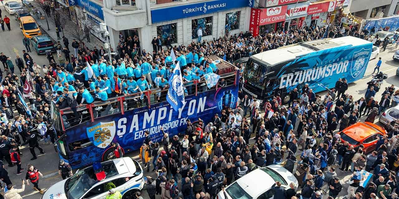 Erzurumspor şampiyonluk turu attı: Şehir alev aldı