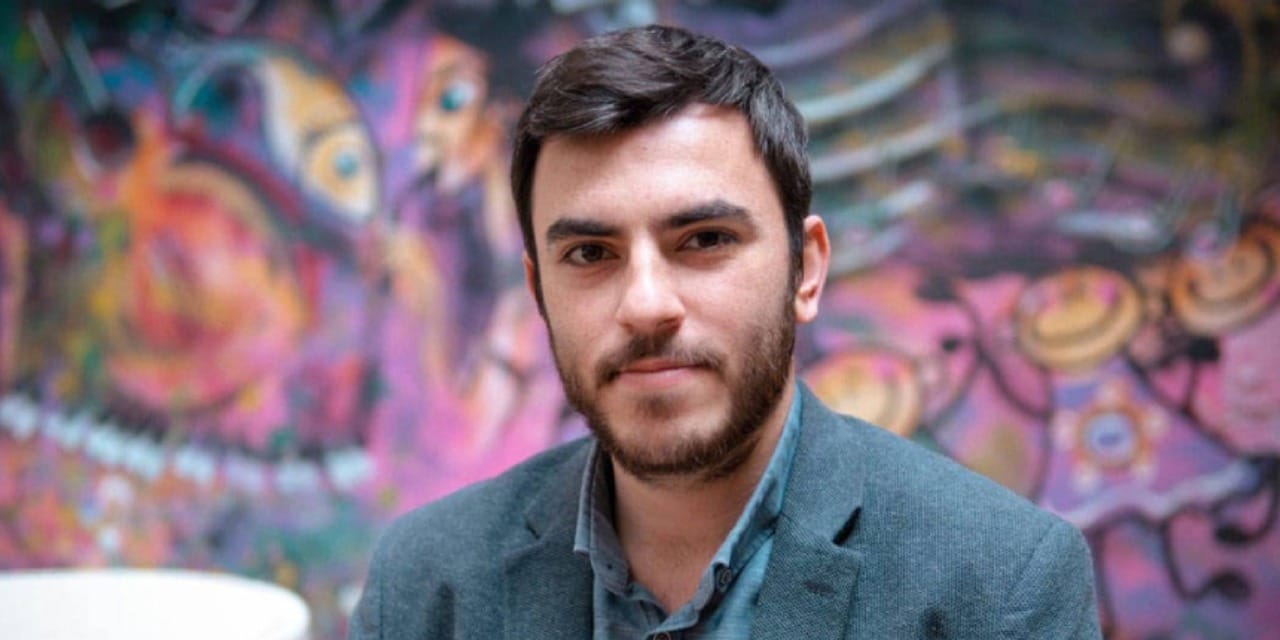 Tutuklu gazeteci İsmail Arı'ya bir dava daha!  Yorumsuz paylaşmıştı