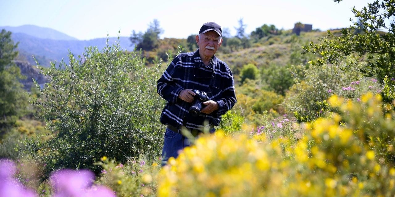 Can sıkıntısından yürüyüşe çıkan emekli eczacı 5 yeni çiçek türü keşfetti: Adı bilime geçti