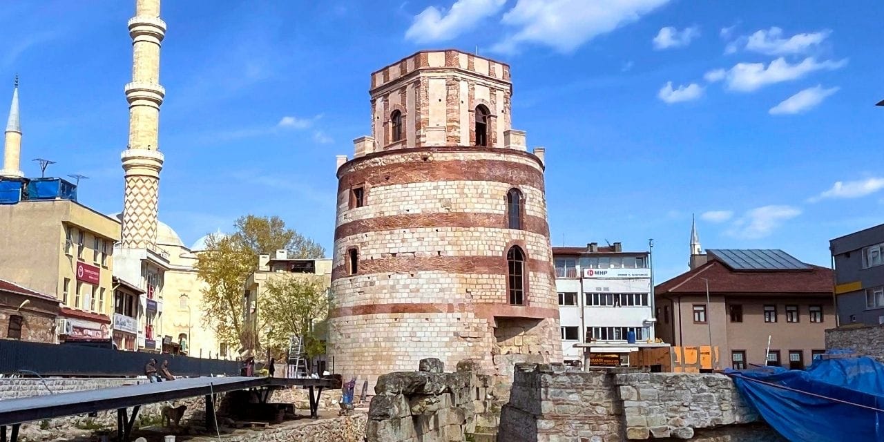 1900 yıldır ayakta duran Makedon Kulesi kapılarını tekrar açıyor