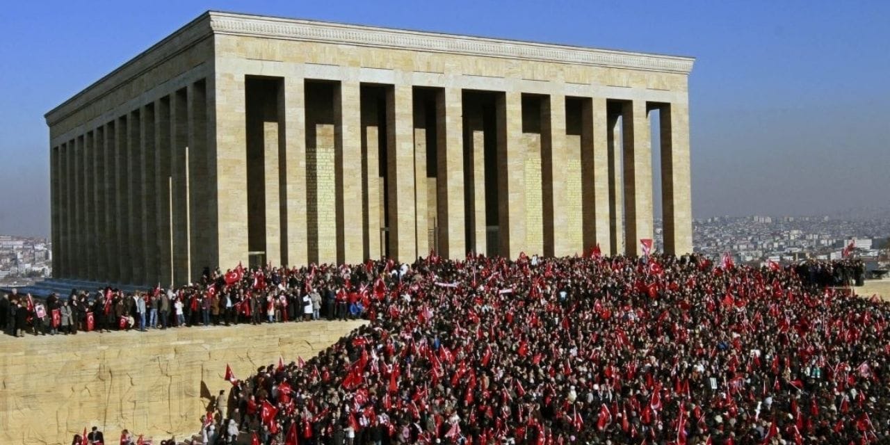 Anıtkabir açıklaması: Her zaman saygı ve özenle anılmıştır