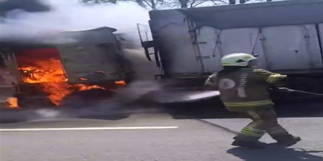 Seyir halindeki TIR'da yangın çıktı: kullanılamaz hale geldi!