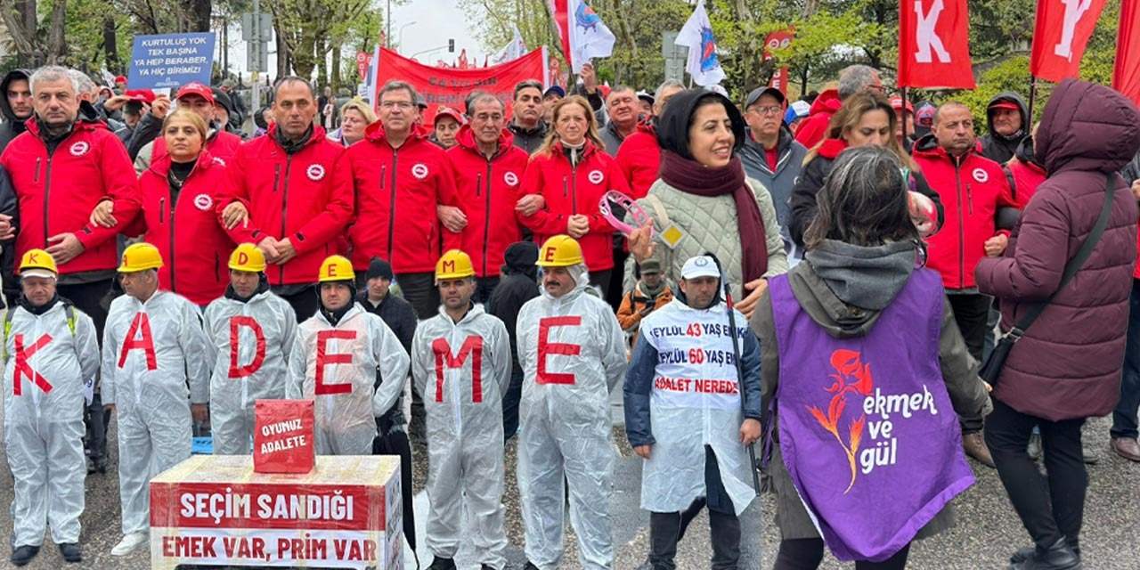 İşçiler 1 Mayıs'ta Kadıköy'de meydanı doldurdu!