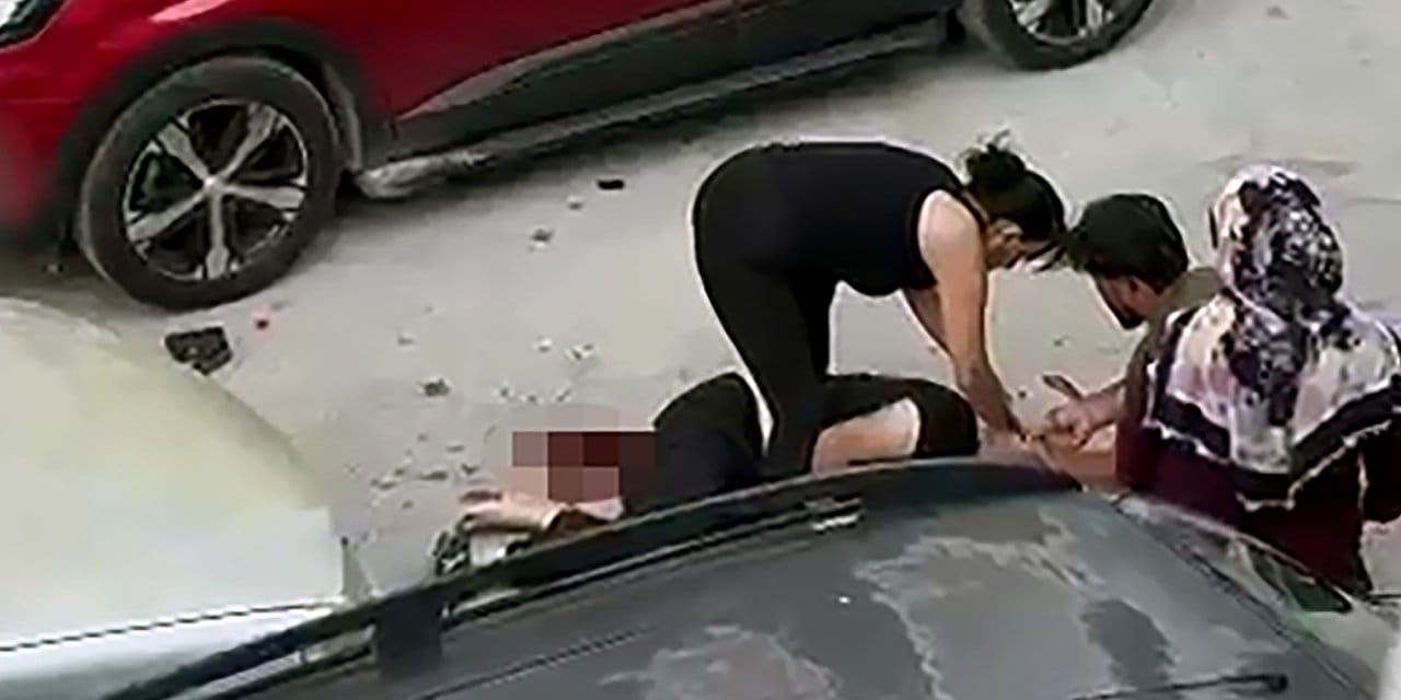 Bıçaklayan 4,5 ayda çıktı ayırmak isteyen 1 yıldır ev hapsinde