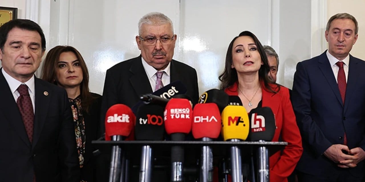 MHP'den DEM Parti'ye süreçte yasal adım mesajı: Şartlar olgunlaştığında devreye girecek