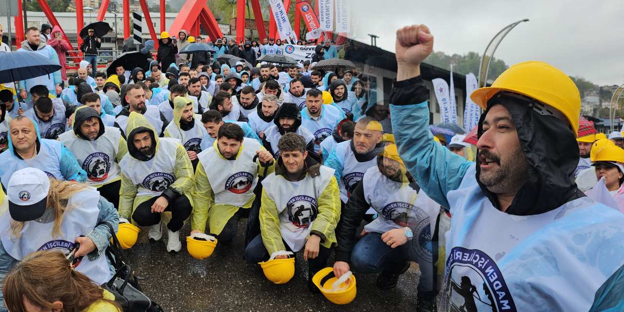 Zonguldak'a 1 Mayıs coşkusu! Madenciler en önde yürüdü