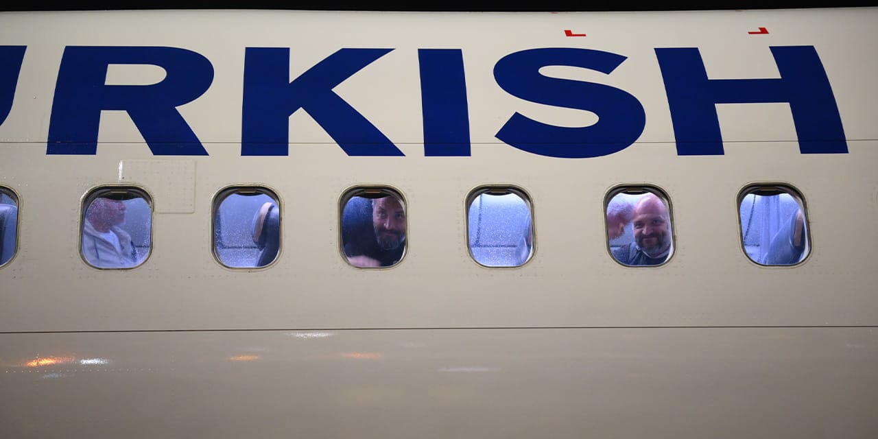 Son Dakika | İsrail alıkoymuştu: Sumud aktivistlerini taşıyan uçak İstanbul'da!