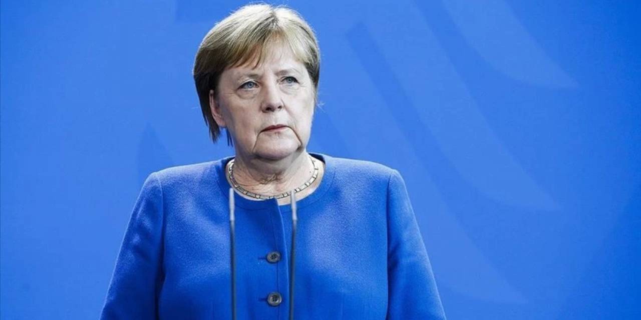 Merkel'in makyaj masrafı Almanları çılgına çevirdi! "Tutumlu başbakan efsanesi" tek kalemde sona erdi