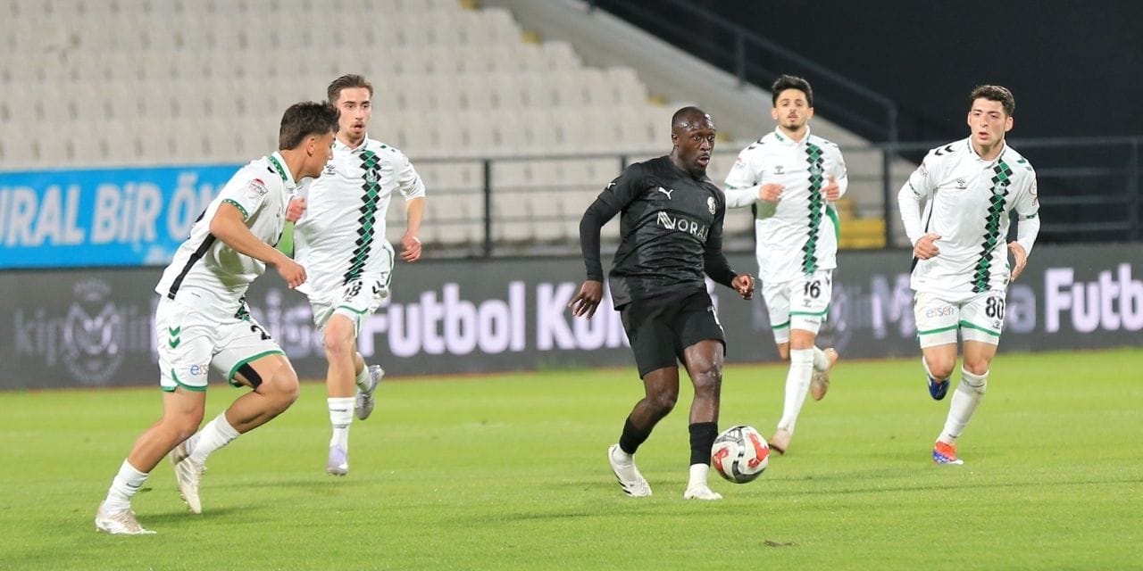 Sezona 5-0'lık hezimetle veda etti "Ama genç oyuncularımız ümit verdi" dedi