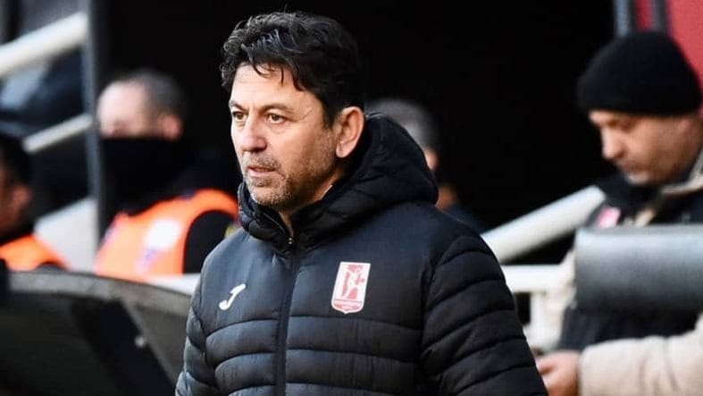Takımı play off'ta fark yiyerek elenince teşekkür edip yolladılar