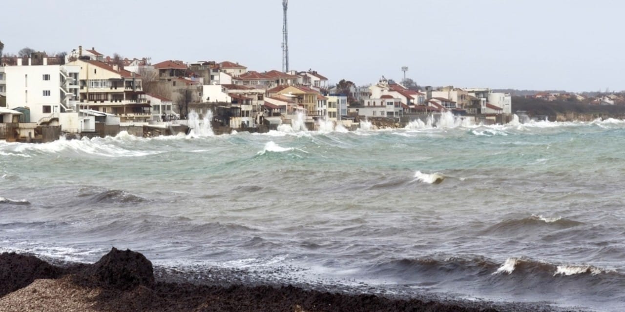 Marmara ve Karadeniz’e fırtına uyarısı: 75 kilometreye kadar çıkabilir!
