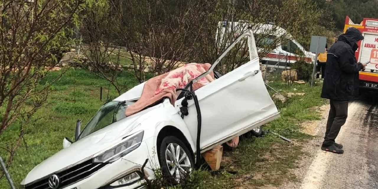 TIR dorsesine çarpan otomobilin sürücüsü can verdi