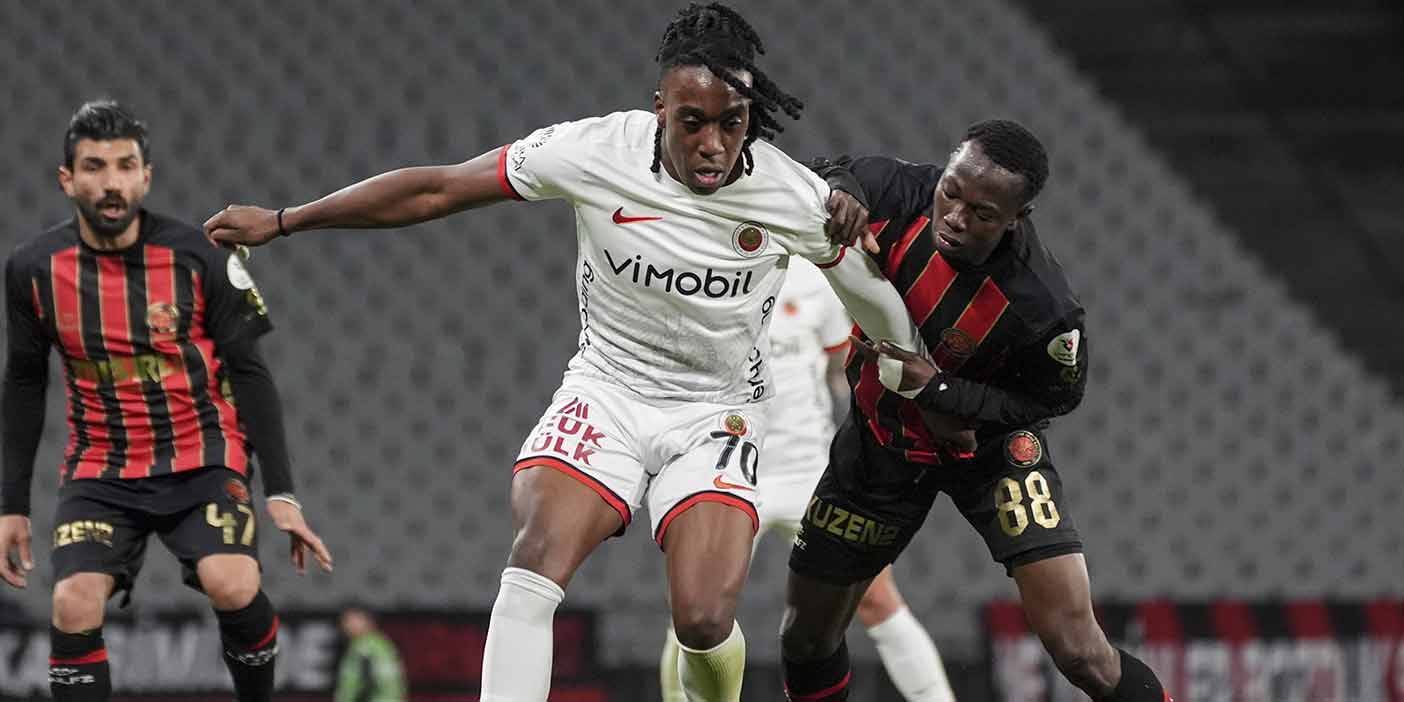 Süper Lig'in dibi karıştı