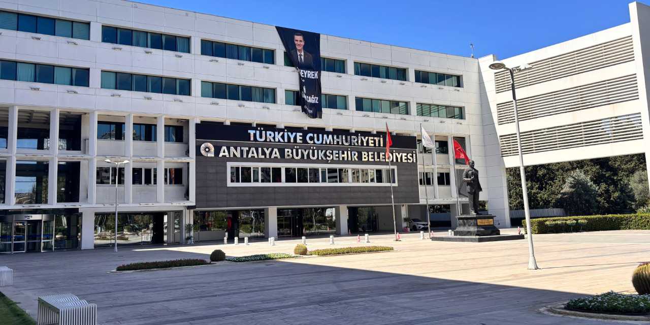 Antalya Büyükşehir Belediyesi soruşturmasında 14 kişi tutuklandı
