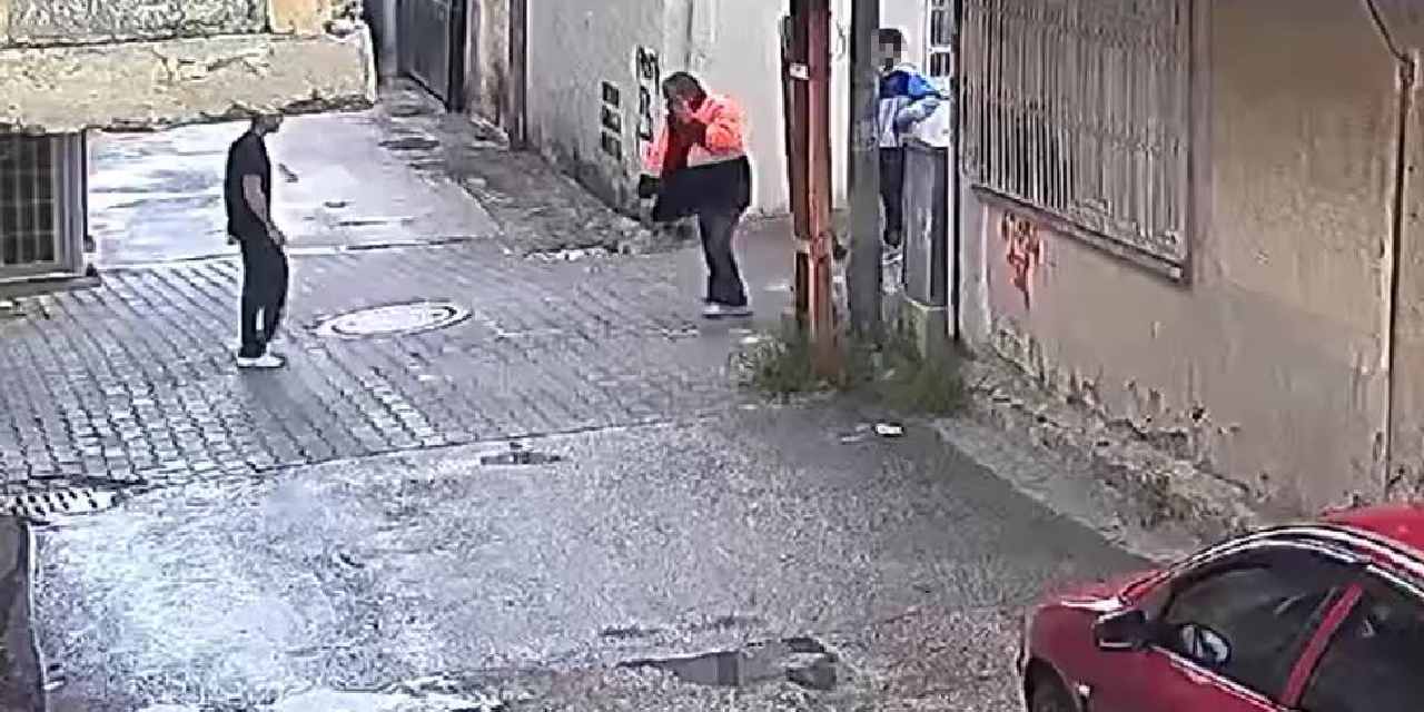 52 yaşındaki adam tartıştığı çocuklar tarafından darbedildi