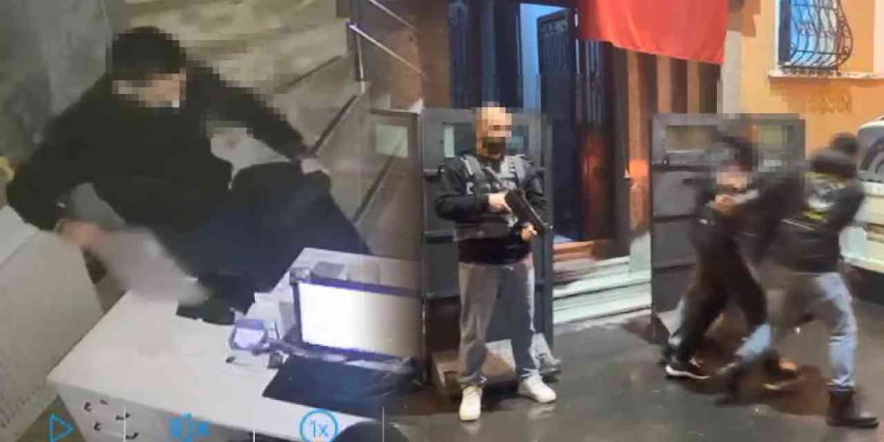 İş yerinin masasındaki bilgisayarı çaldı! Kıskıvrak yakalandı