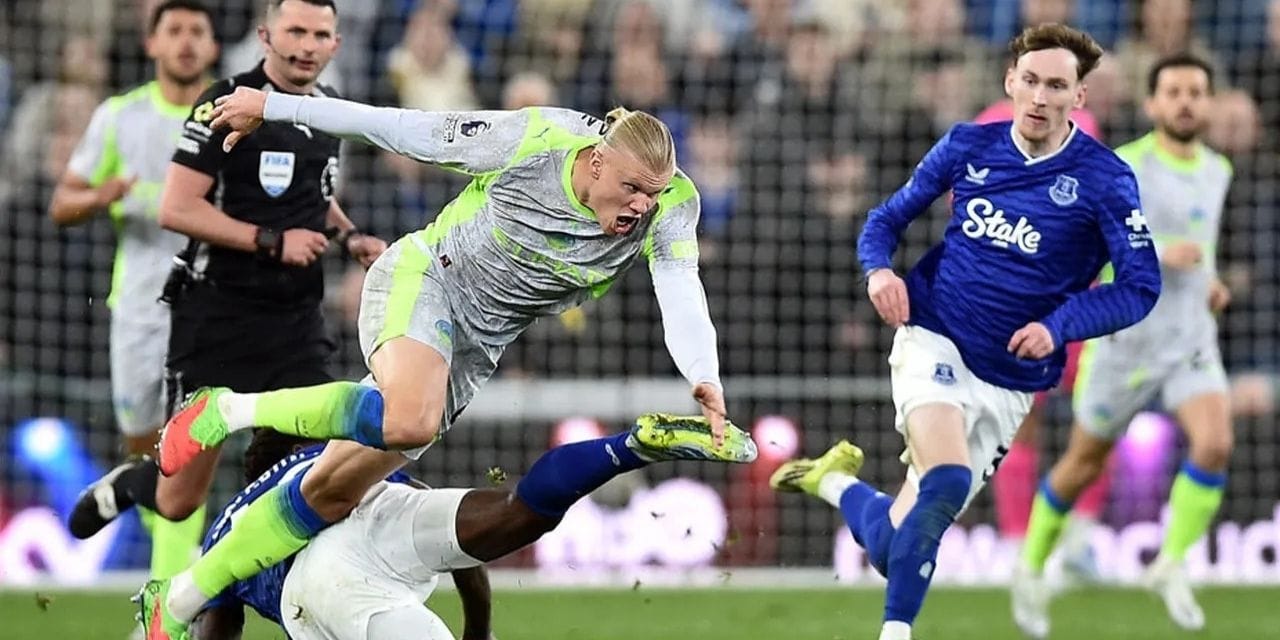6 gollü maçta Manchester City'e soğuk duş ve 1 teselli