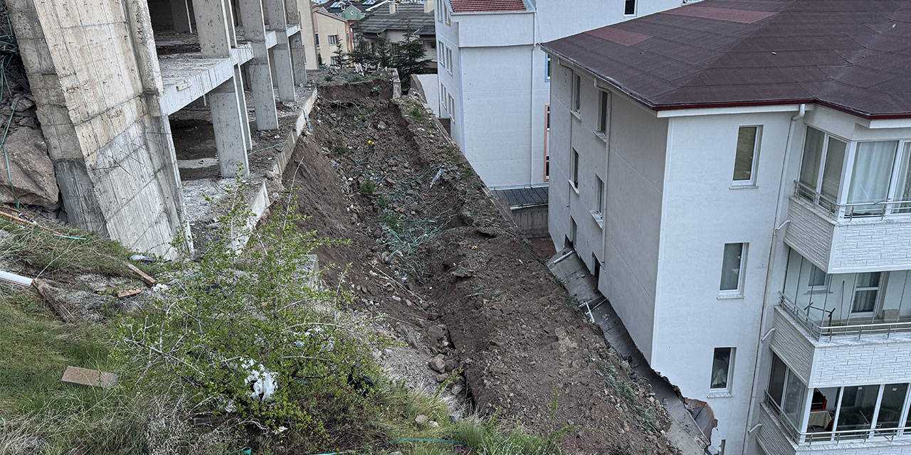 Nevşehir'de istinat duvarı çöktü: Bina ve anaokulu tahliye edildi