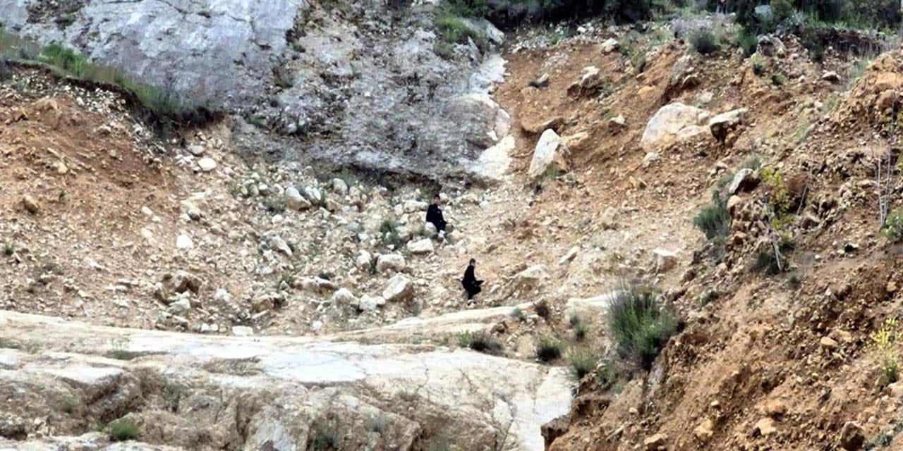 Dağlık alanda mahsur kalan 2 çocuk kurtarıldı