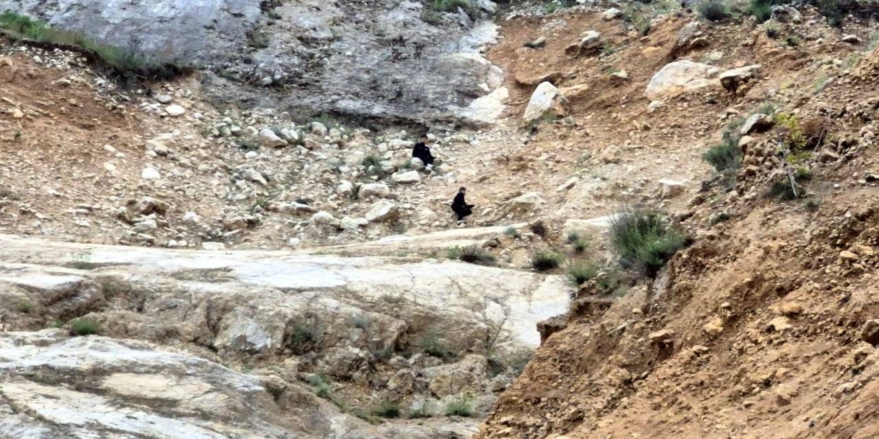 Dağda mahsur kalan iki çocuk polisi arayıp yardım istedi: Ekipler seferber oldu