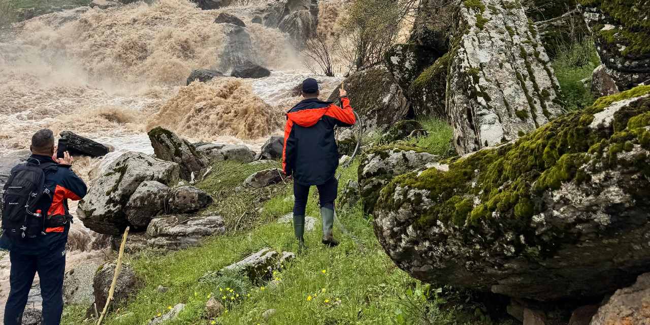 Bingöl'de günlerdir kayıp emekli öğretmenin izi sürülüyor
