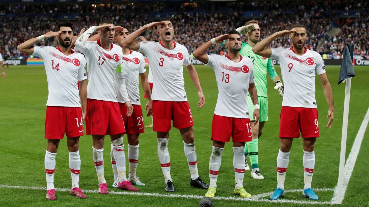 UEFA'dan Türkiye hakkında 'asker selamı' kararı