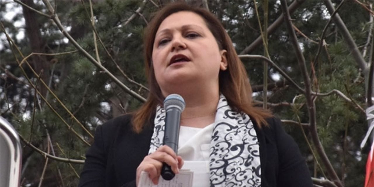 İsmail Saymaz duyurdu: Burcu Köksal AKP rozeti takacak