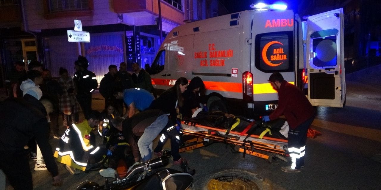 Edirne'de motosikletle kamyonetin çarpıştığı kaza kamerada