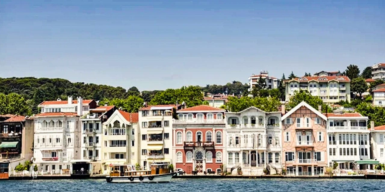 Boğazdan aynı anda 2 yalı birden satın aldı: Kim olduğu ortaya çıktı