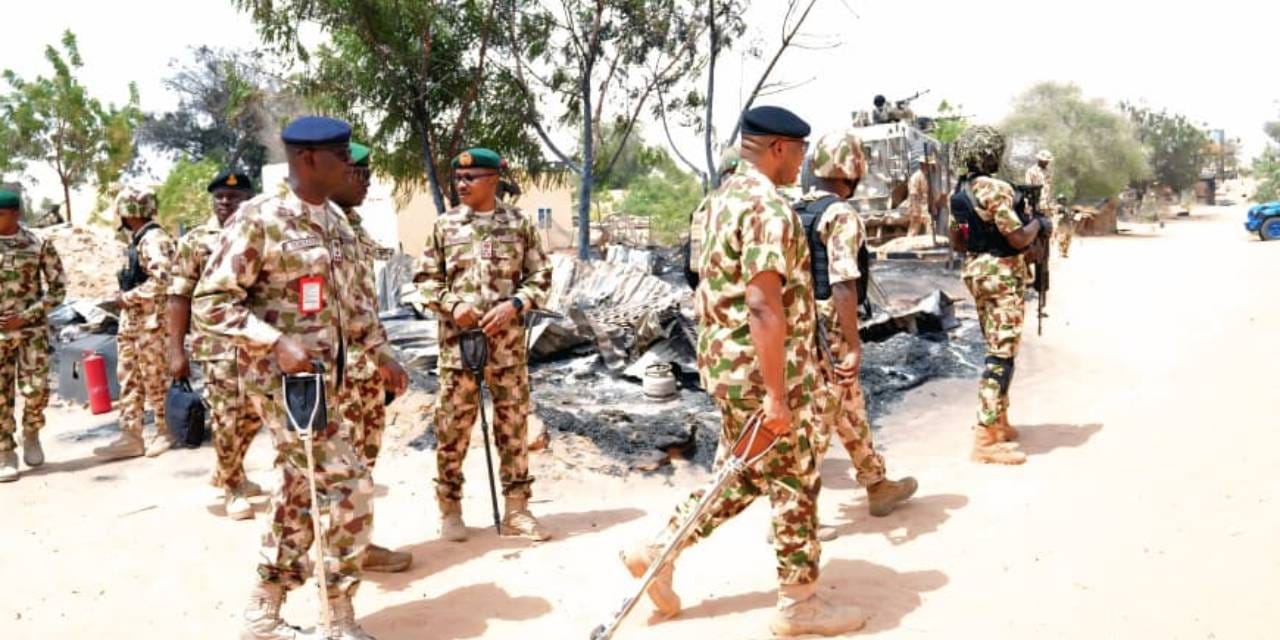 Nijerya’da kanlı saldırı: Yolcu minibüsü mayına çarptı, can kaybı artıyor