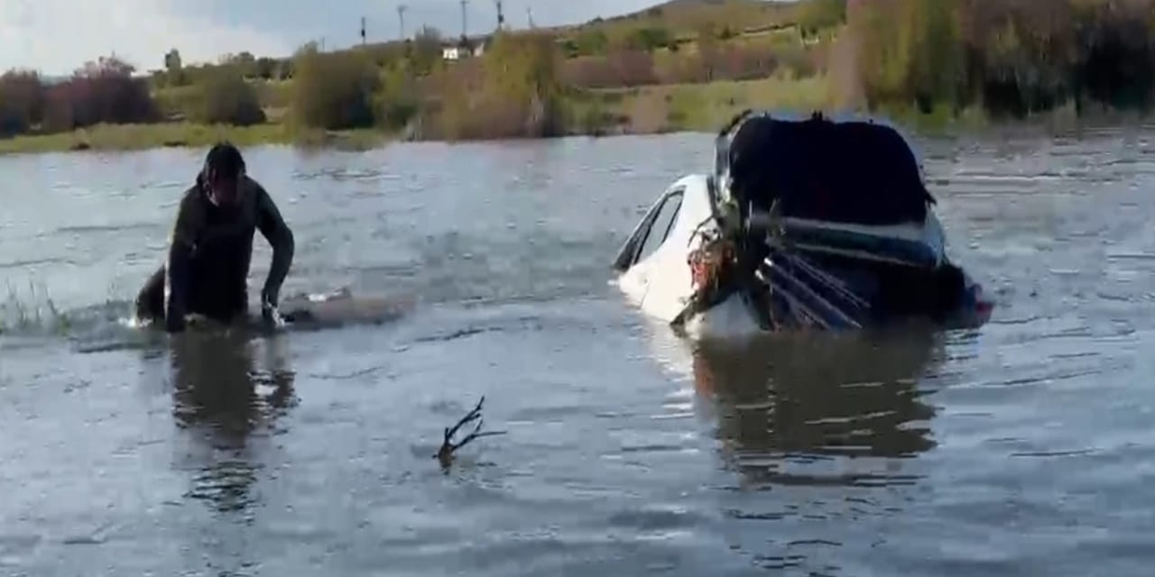 Otomobil köprüden Kızılırmak'a Uçtu: Sürücü kendi imkanlarıyla kurtuldu