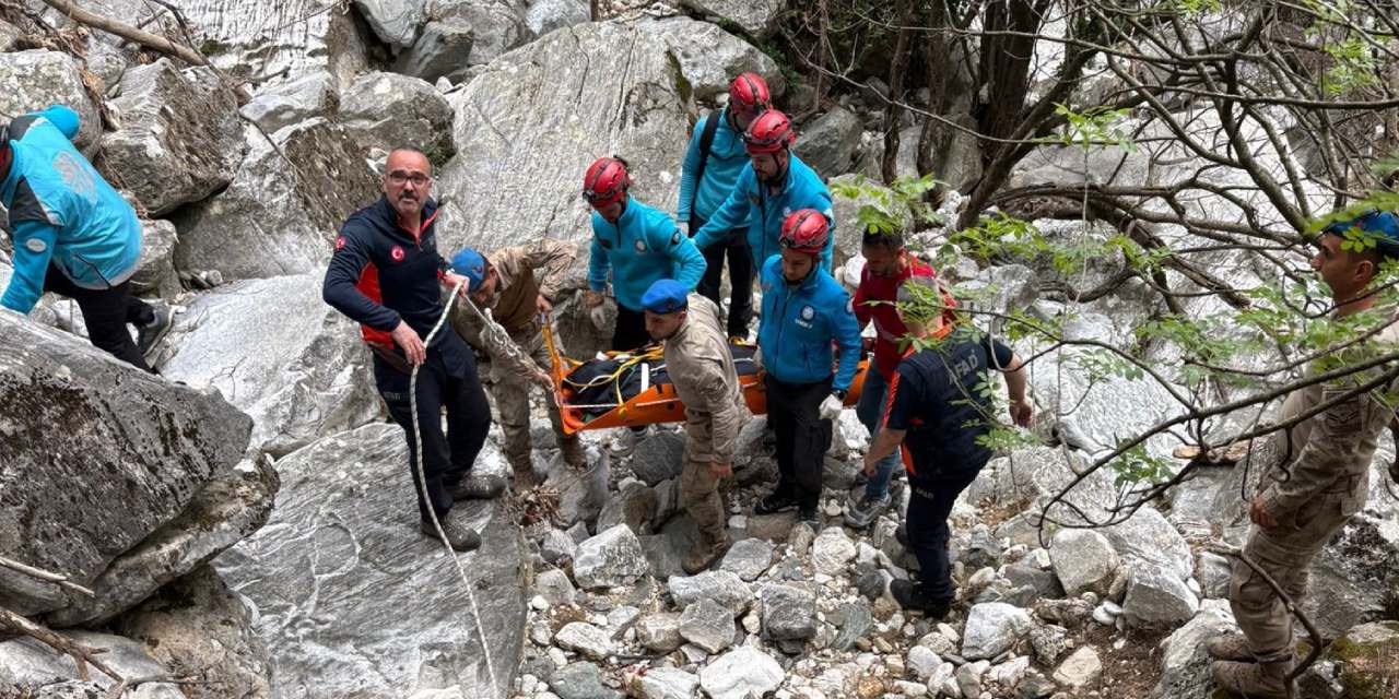 Balıkesir'de kaybolan yaşlı adam kayalıklarda ölü bulundu