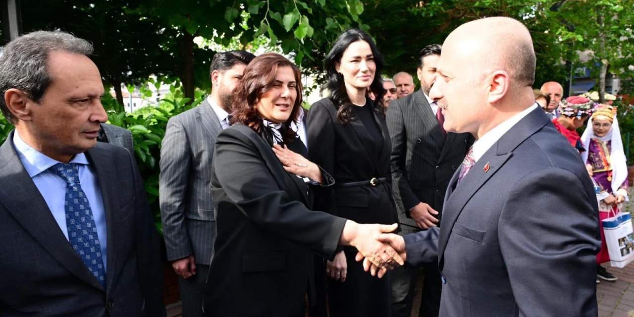 Aydın'da protokol krizi: Çerçioğlu ve Sarıbaş AKP il başkanlarının gerisinde kaldı