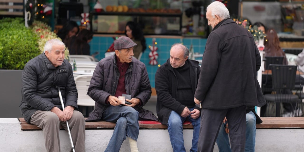 Emekliye zam için 1 milyon imza kampanyası başlatıldı