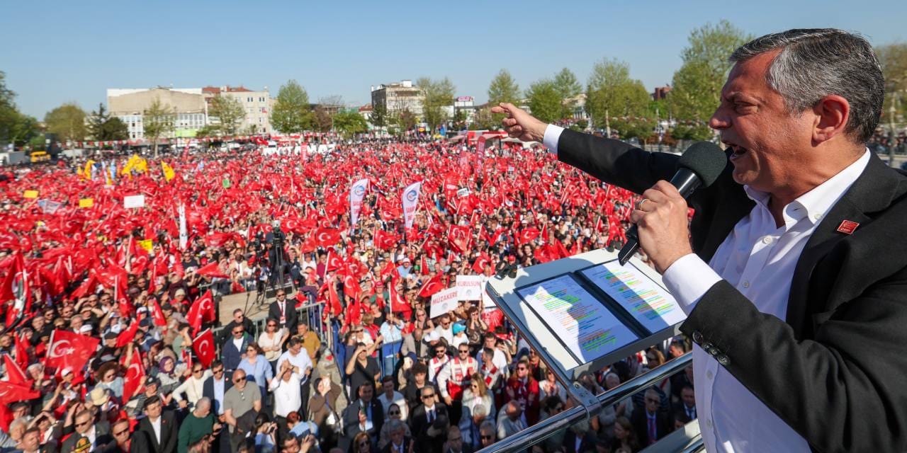 Özgür Özel'den bir Akın Gürlek iddiası daha! "Erdoğan'a sesleniyorum, kayıtları bankada tutuyor"