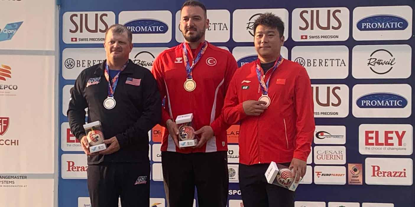 Rekor kıra kıra Dünya şampiyonu oldu