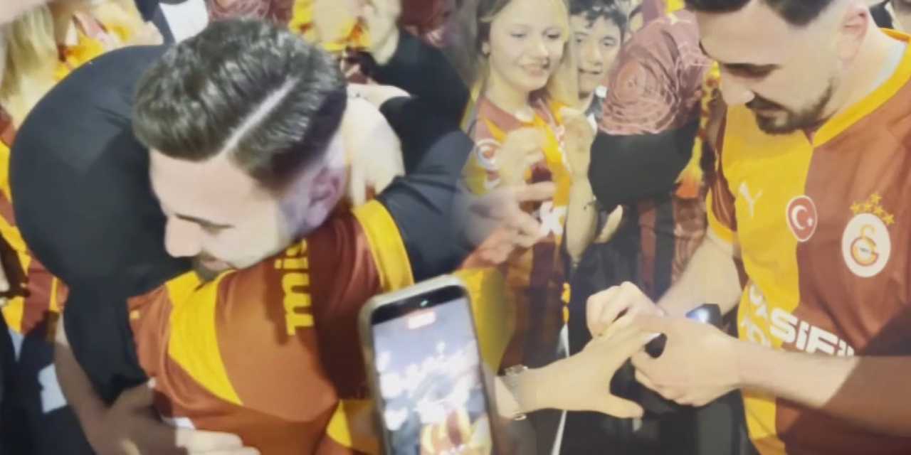 Galatasaray’ın şampiyonluk kutlamasında sürpriz evlilik teklifi!