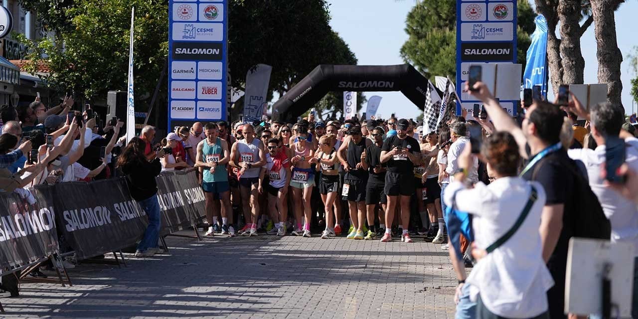 43 ülkeden 3 bin 450 sporcu yarıştı: Çeşme Yarı Maratonu koşuldu