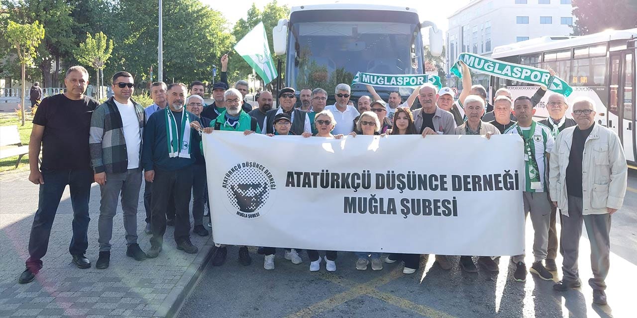 Atatürk Stadı'na Atatürk pankartını sokmadılar: Bursa'da görülmemiş skandal