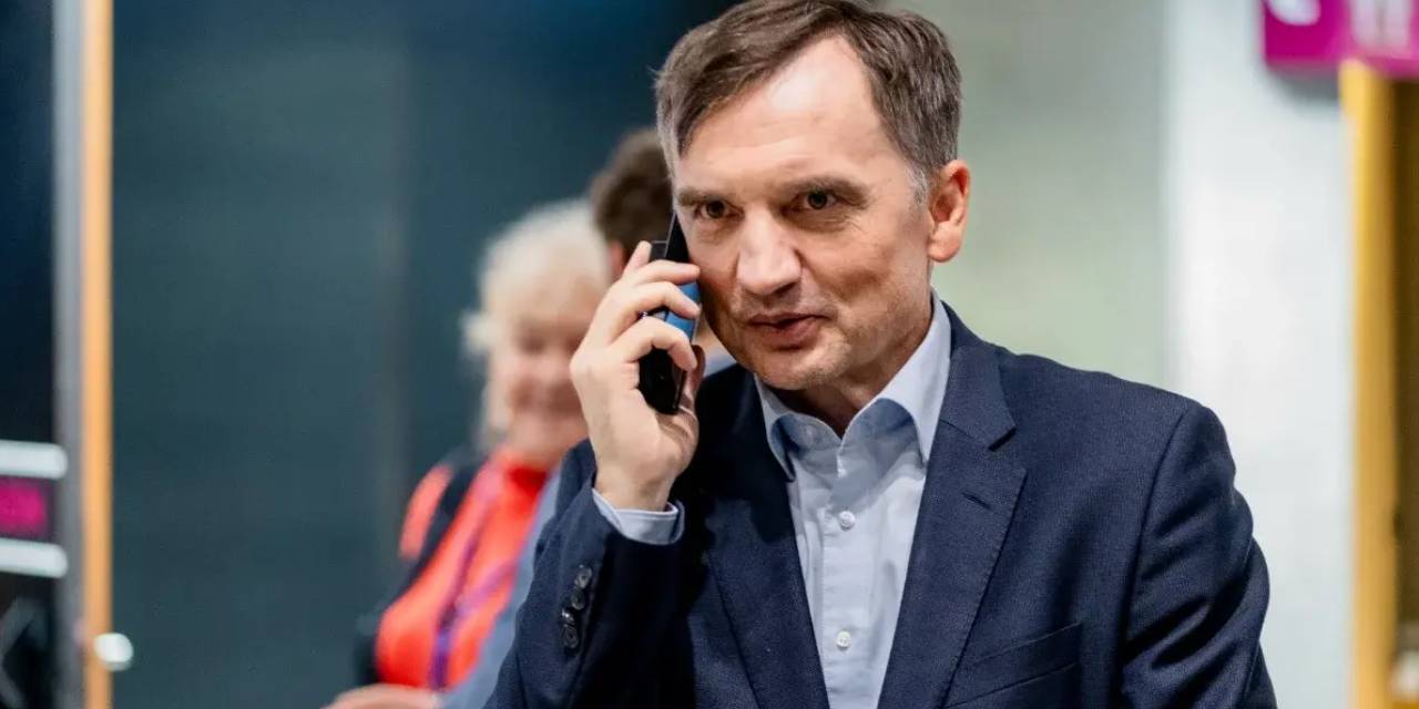 Orban sığınma hakkı vermişti! Polonya'nın en tartışmalı ismi ABD'ye kaçtı