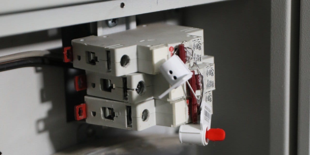 Tek bir kişinin borcu tüm binaya kesildi! 6 günlük elektrik kesintisine suç duyurusu