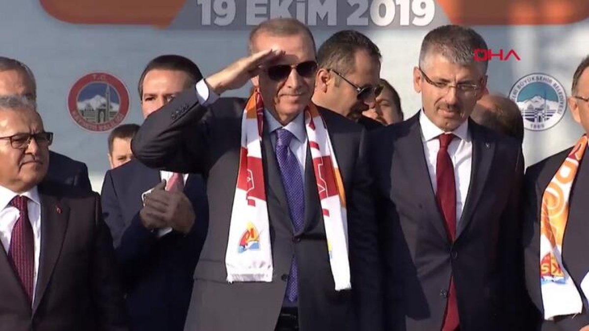 Erdoğan'dan asker selamı!