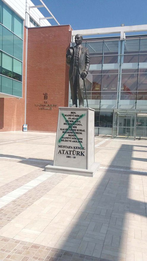 Atatürk heykeline saldıran kişi tutuklandı