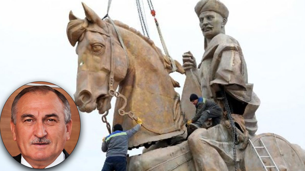 Köroğlu heykeli AKP'li eski belediye başkanına benzetilerek yaptırılmış