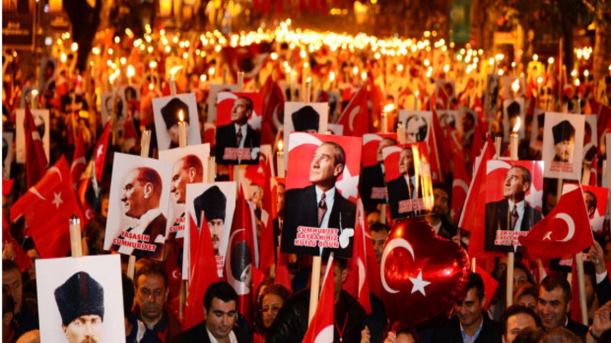 29 Ekim kutlamasına izin verilmedi! Atatürk'e saygı yürüyüşüne Valilik engeli...
