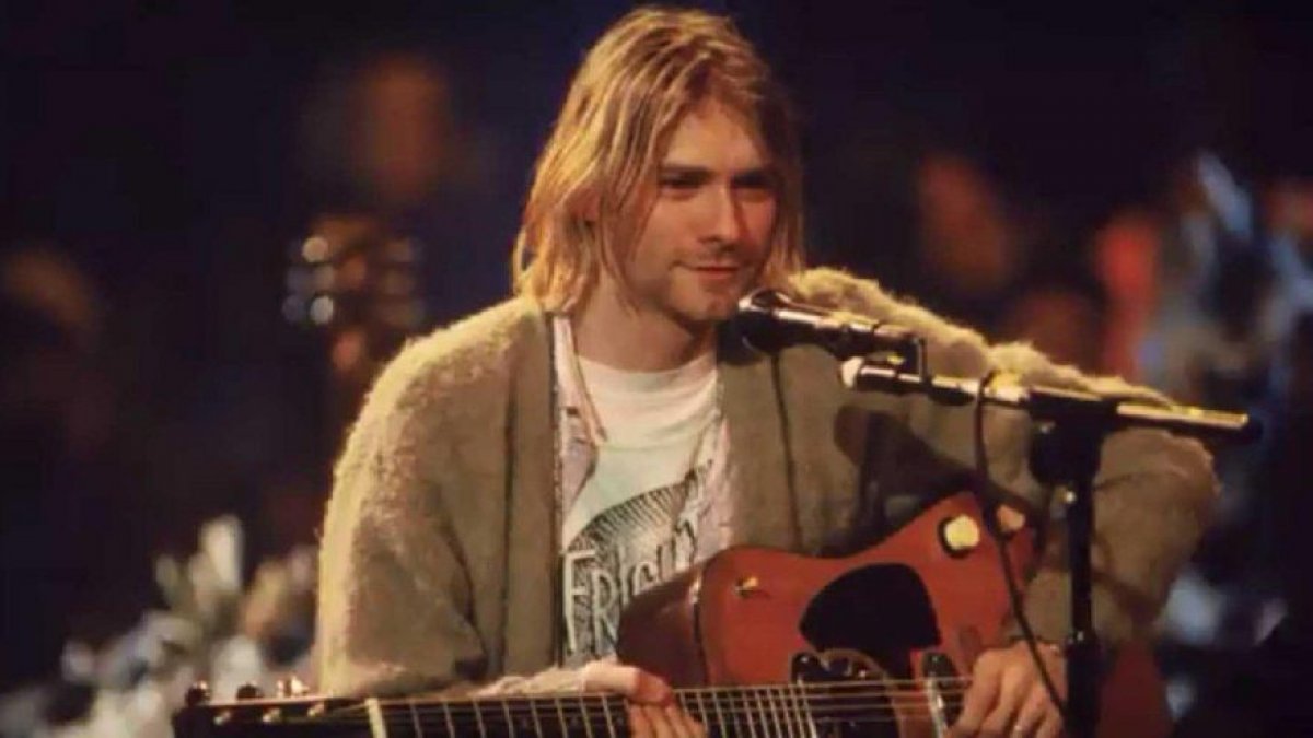 Kurt Cobain'in hırkasına rekor fiyat! 